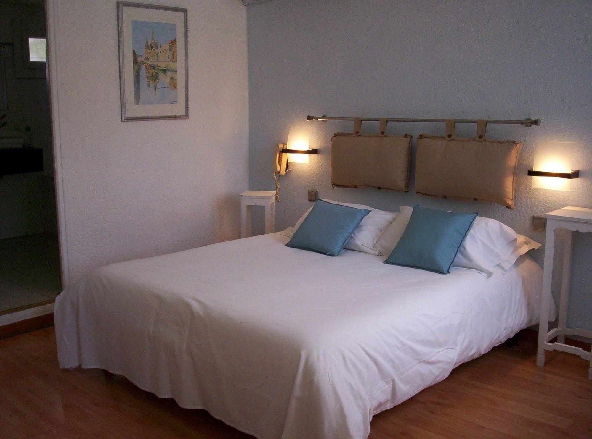 Hotel Le Bon Port Collioure Exterior photo